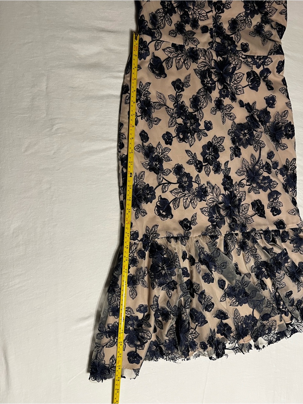 Gal Meets Glam Rosemary Floral Embroidered Midi Dress Size 6 Navy Blush - Picture 6 of 8
